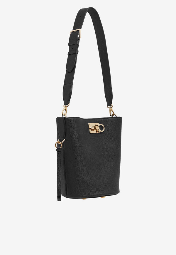 Studio Bucket Bag in Calf Leather